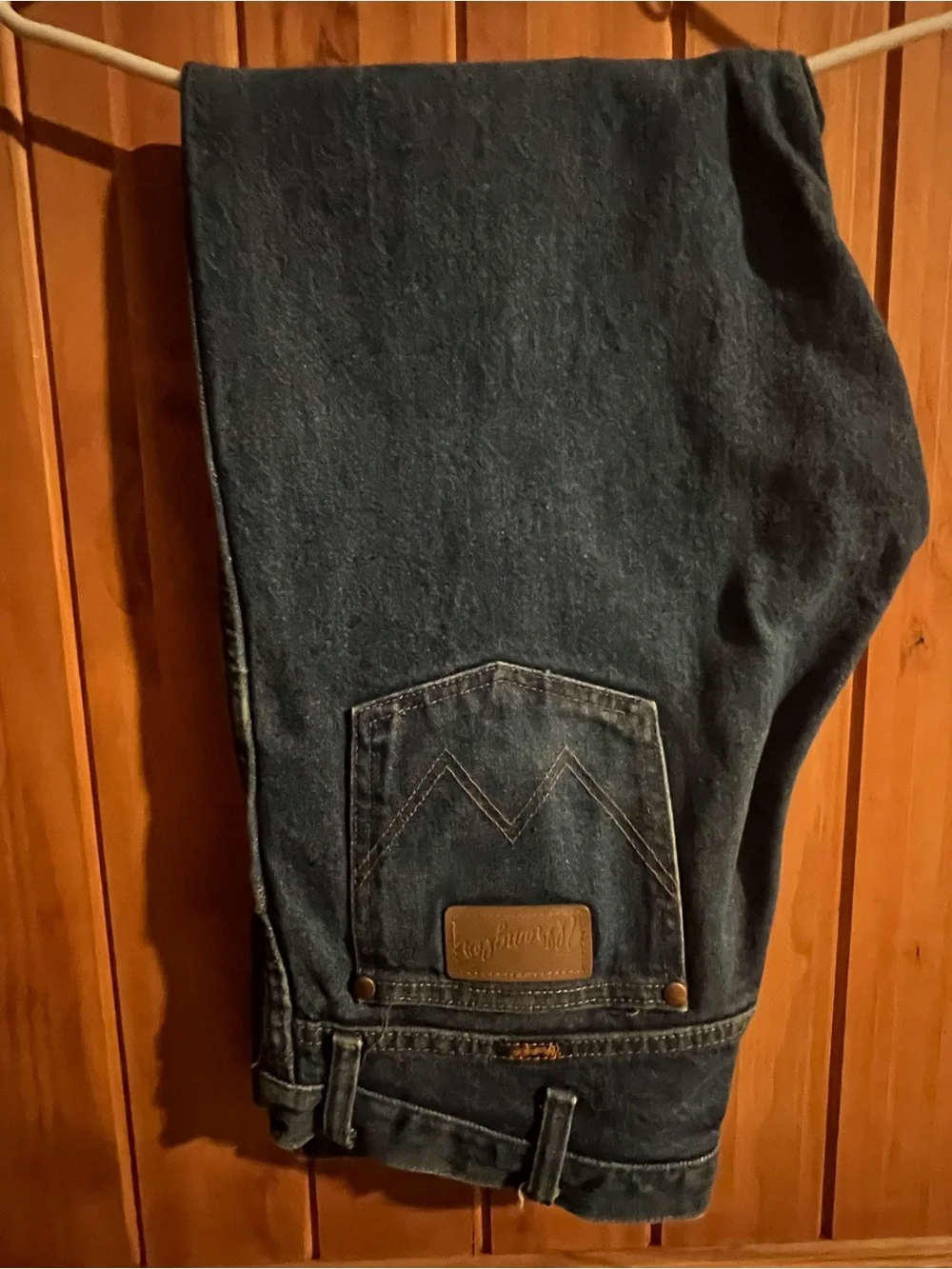 Wrangler Men's Dark Blue Relaxed Fit Jeans